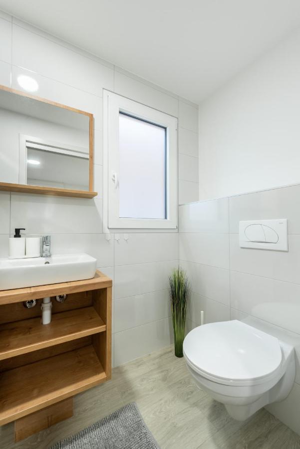 Luxury Mobile Home Pretty Green - Premium - Oaza Mira Resort -50 M From The Beach Drage Eksteriør bilde